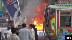 More than 15 people were killed in this suicide bomb blast targeting a Shi'ite Ashura procession in Karachi in 2009. Lashkar-e Jhangvi and its splinter groups have killed thousands in Pakistan.