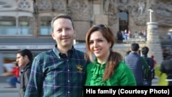 Ahmadreza Djalali, an Iranian physician, expert on disaster medicine, and resident of Sweden with his wife Vida Mehrannia.