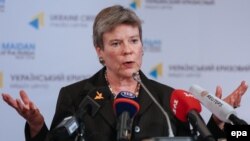 U.S. Undersecretary for Arms Control and International Security Rose Gottemoeller: “This is a serious Russian violation of one of the most basic obligations under the INF treaty.”