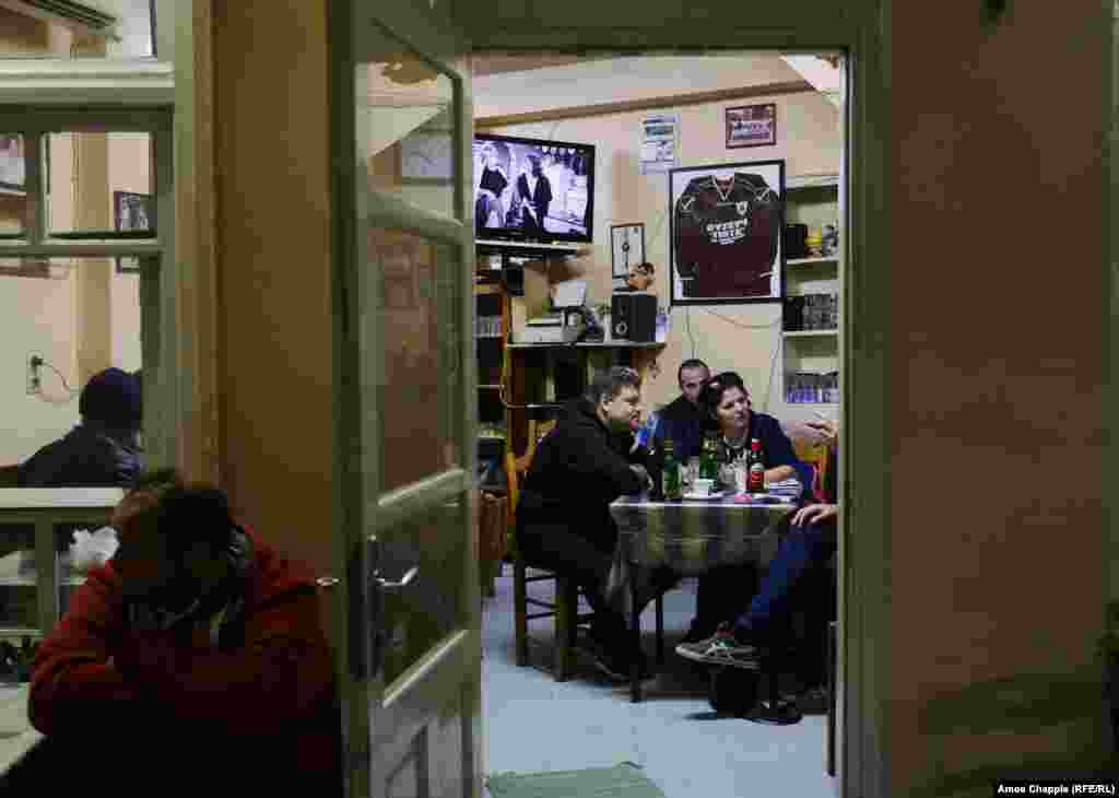 In the&nbsp;Giota&nbsp;Kafeneion, a&nbsp;taverna&nbsp;in the center of&nbsp;Moria, the regulars&nbsp;are&nbsp;used&nbsp;to migrants&nbsp;wandering through their&nbsp;village. Despite many locals sharing stories of chickens&nbsp;and sheep being stolen, there is little&nbsp;anger.