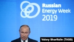 Russian President Vladimir Putin addresses the 2019 Russian Energy Week forum in Moscow on October 2.