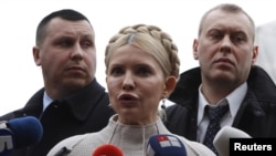 Ukrainian former prime minister Yulia Tymoshenko has denied wrongdoing and accused the government of pursuing a political prosecution of her.