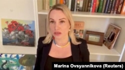 Besides interrupting a live TV broadcast, Marina Ovsyannikova also released a video statement condemning Russia's invasion of Ukraine and calling on Russian citizens to stage rallies against the ongoing war.