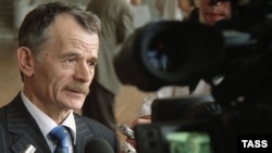 Mustafa Dzhemilev says the extension of the Russian fleet's base violates Ukraine's Constitution.