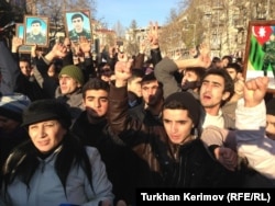 More than 20 people were handed stiff fines for participating in a January 14 protest in Baku intended to raise awareness of hazing in the army.