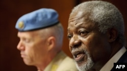 Former UN Secretary-General Kofi Annan (right) speaks to the media during a press conference at the UN office in Geneva on June 22.