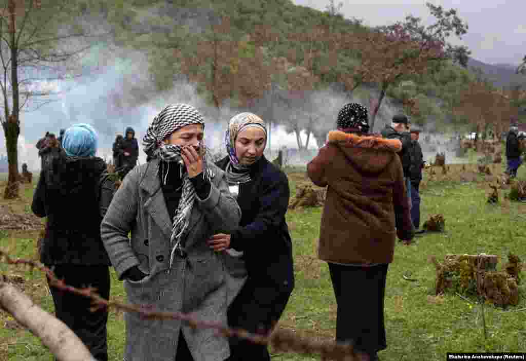 Dozens of people, mostly police, were injured in the clashes. Anchevskaya, who witnessed the violence that day, says for many of the Pankisi protesters the planned dam rekindled painful memories. &ldquo;They already lost their homes in Chechnya,&rdquo; the photographer told RFE/RL. &ldquo;They are refugees and they are afraid they will lose their homes again.&rdquo; 