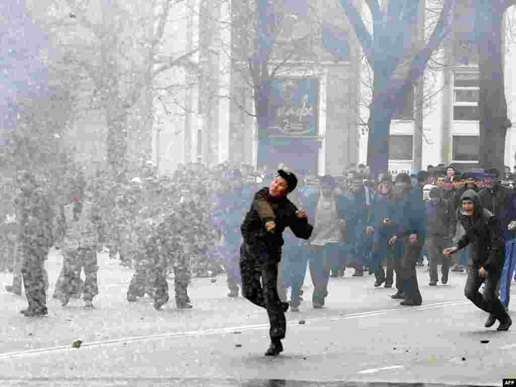 The unrest spread to the capital, Bishkek, the following day, with opposition activists clashing with security forces. The protests were fueled by public anger at widespread corruption and a crackdown on opposition politicians.