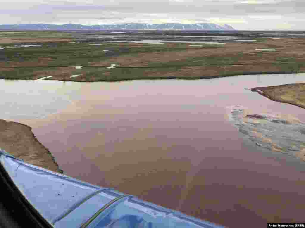 A helicopter view of the spill on June 2