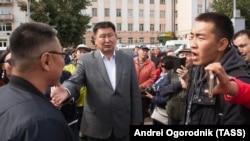 Communist Party politician Vyacheslav Markhayev (right) at a protest in the Siberian city of Ulan-Ude on September 10. 