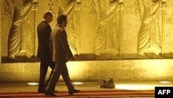 Russian President Vladimir Putin (left) and Iranian President Mahmud Ahmadinejad in Tehran (file photo)