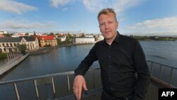 Reykjavik Mayor Jon Gnarr says Moscow's leaders "seem to want to go for oppression and fear, where women and LGBT people are second-class citizens. So it's just natural we go our separate ways."