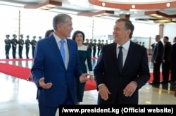 Uzbek President Shavkat Mirziyoev (right) and Kyrgyz President Almazbek Atambaev have managed to resolve the comparatively easy disputes along the unmarked Uzbek-Kyrgyz border. Five tricky ethnic exclaves remain.