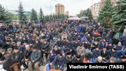 Magas residents rally in Alania Square against the recent change of borders between the republics of Ingushetia and Chechnya on October 5.