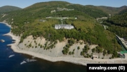 A drone shot captured by the FBK team of the Black Sea property alleged to be used by Russian President Vladimir Putin as his personal palace.