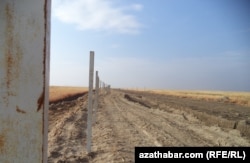 A stretch of the Turkmen-Afghan border. The secretive Turkmen government reveals little of what happens in its borderlands.