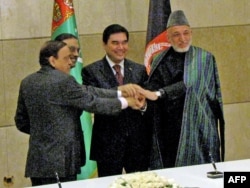 (Left to right) Former Indian Petroleum and Gas Minister Murli Deora, former Pakistani President Asif Ali Zardari, Turkmen President Gurbanguly Berdymukhammedov, and former Afghan President Hamid Karzai after signing an agreement on the TAPI gas pipeline in 2010.