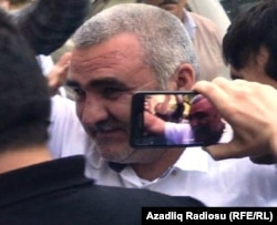 Afqan Muxtarli arrives at court in Baku on May 31.