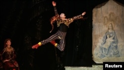 Then a Bolshoi soloist, Sergei Filin, dances in Malta at a performance of Tchaikovsky's "Swan Lake" in 2007.