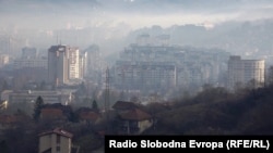 Smog lies over the Bosnian city of Tuzla. (file photo)