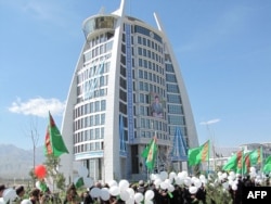 Opening celebrations for a new public building in Ashgabat, the "White City"