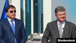 Ukrainian President Petro Poroshenko and Mikheil Saakashvili in Odesa on August 25, 2015.