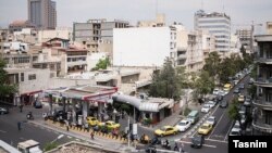 There have been reports of long lines at gas station in Iran after a cyberattack on the country's gasoline-distribution computer system. (file photo)