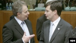 Former British Prime Minister Tony Blair (left) appears to have lost out on the post of first EU president toDutch Prime Minister Jan Peter Balkenende.