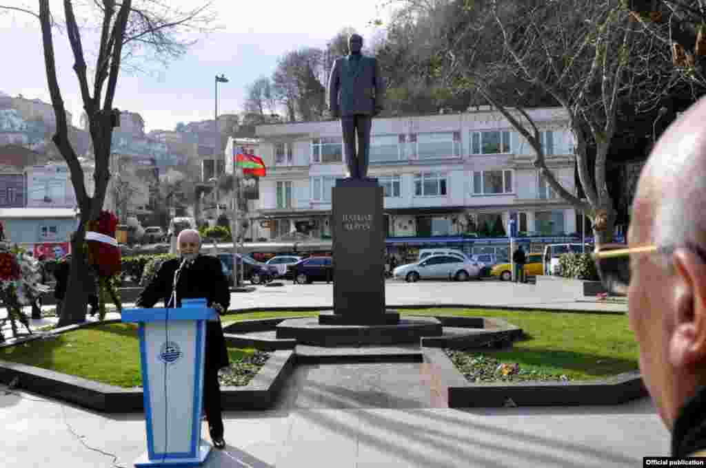 There&#39;s also a Heydar Aliyev statue in Istanbul, Turkey.