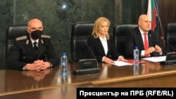 Spokeswomen Siika Mileva (center) and Prosecutor-General Ivan Geshev (right)