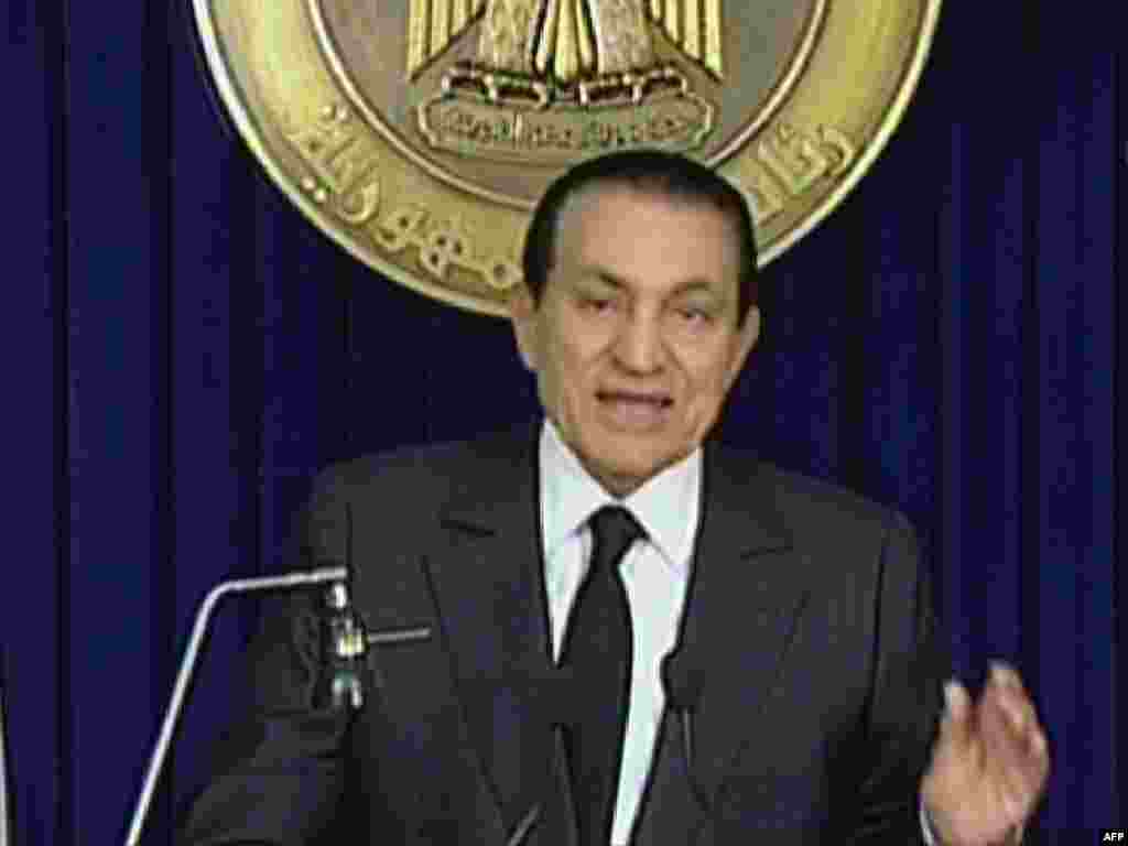 Mubarak addresses the nation again on February 10 but doesn't announce his resignation, as had been expected. 