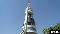 The 75-meter-high Arch of Neutrality, crowned by a golden statue of late President Saparmut Niyazov, is to be moved out of the center of Ashgabat.