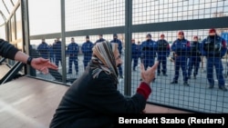 Hungary Closes Serbian Border Crossing As Migrants Demand Entry