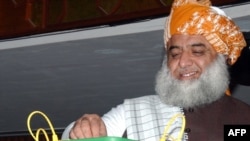 Maulana Fazlur Rahman, head of the country's largest religious party, Jamiat Ulema-e-Islam Fazal (file photo)