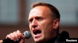 The Kremlin has tried to portray Aleksei Navalny as an extremist. The European Parliament’s decision to award him its annual Sakharov Prize shows he is “a freedom fighter,” one analyst says.
