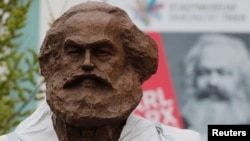 A Chinese-funded statue of Karl Marx will be unveiled in his hometown of Trier on the 200 anniversary of the economic historian's birth. 