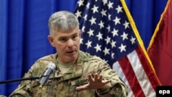 U.S. military spokesman Colonel Steve Warren (file photo)