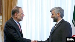 Javier Solana (left) at a meeting with Iran's Said Jalili in Tehran in 2007