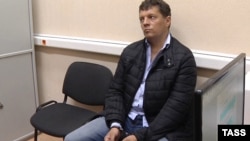 Ukrainian journalist Roman Sushchenko has been held in custody by Moscow since 2016. (file photo)