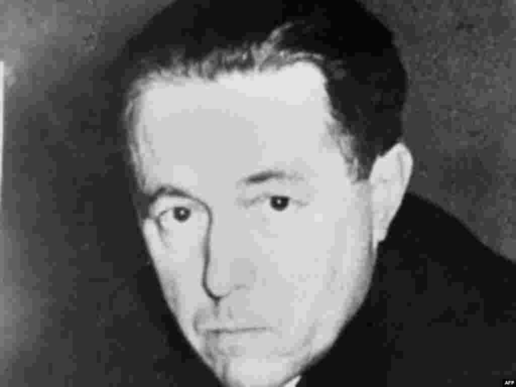 The son of intellectuals, Aleksandr Solzhenitsyn was born in Kislovodsk, southern Russia, in 1918. Shortly after graduating in mathematics and physics he joined the Soviet war effort. 