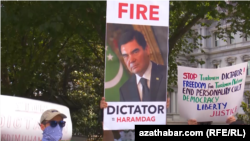 People demonstrate in Washington against Turkmen President Gurbanguly Berdymukhammedov and his constitutional changes in June 2020.