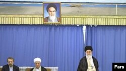 Supreme Leader Ayatollah Ali Khamenei (in chair), with Expediency Council Chairman Ali Akbar Hashemi Rafsanjani (center) and parliament speaker Ali Larijani