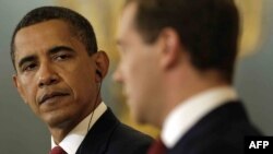 Presidents Barack Obama (left) and Dmitry Medvedev at the Kremlin on July 6