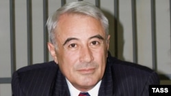 Former Azerbaijani parliament speaker Rasul Quliyev has thrown his hat in with the new opposition alliance.