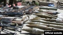 Hundreds of weapons have been handed over to the authorities in Gorno-Bardakshan as part of a truce agreement. 