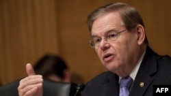 U.S. Senator Robert Menendez has accused the Obama administration of dragging its feet on sanctions against Tehran over its controversial nuclear program.