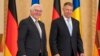 German President Frank-Walter Steinmeier (left) and Romanian President Klaus Iohannis in Bucharest on May 24.