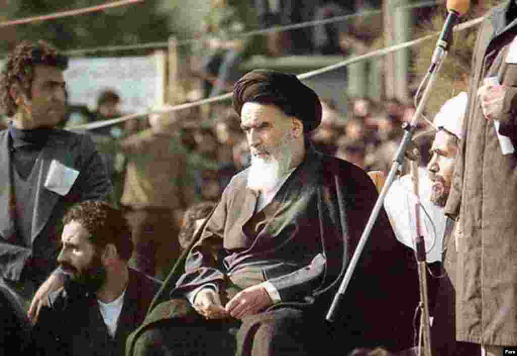 Khomeini at the Behesht Zahra cemetery on the day he returned from Paris, February 1, 1979. 