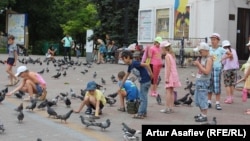 Besides the "three Rs" schoolchildren in Mariupol this year will also be learning about the dangers of hidden landmines or bombs that have not been detonated.