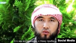 In a new propaganda video an IS militant speaks in unaccented Kyrgyz with a subtitled translation of his words in Russian. 